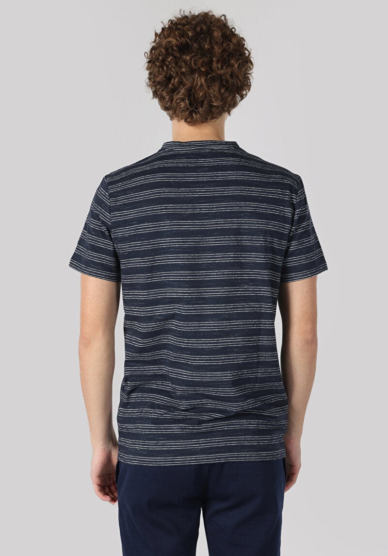 Regular Fit Yuvarlak Yaka Çizgili Erkek Lacivert Kısa Kol Tişört