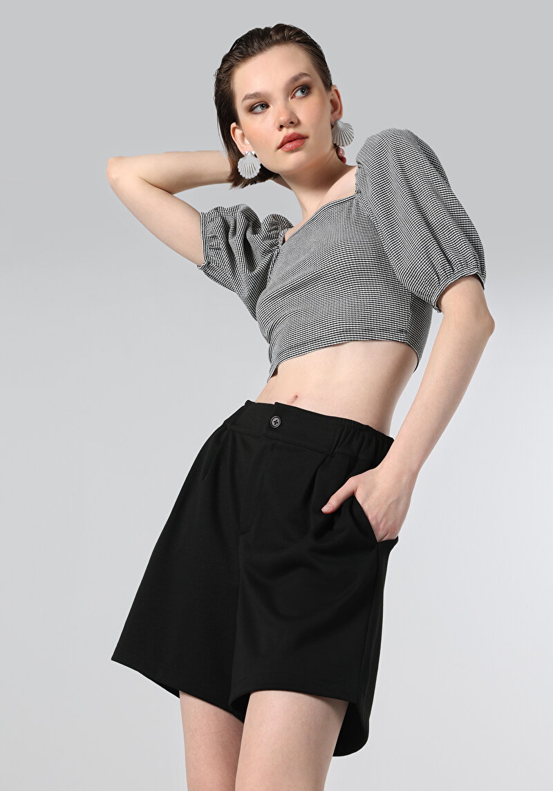 Slim Fit Kare Yaka Kadın Siyah Kısa Kol Tişört