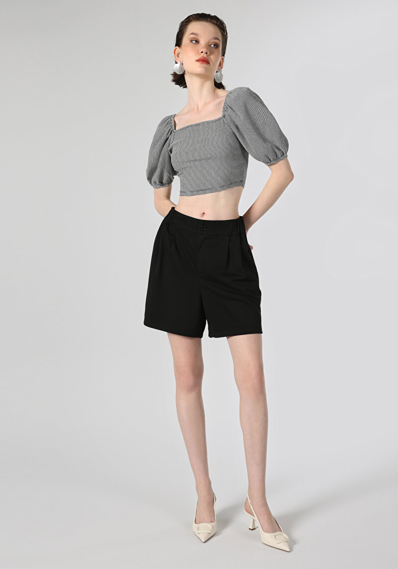 Slim Fit Kare Yaka Kadın Siyah Kısa Kol Tişört