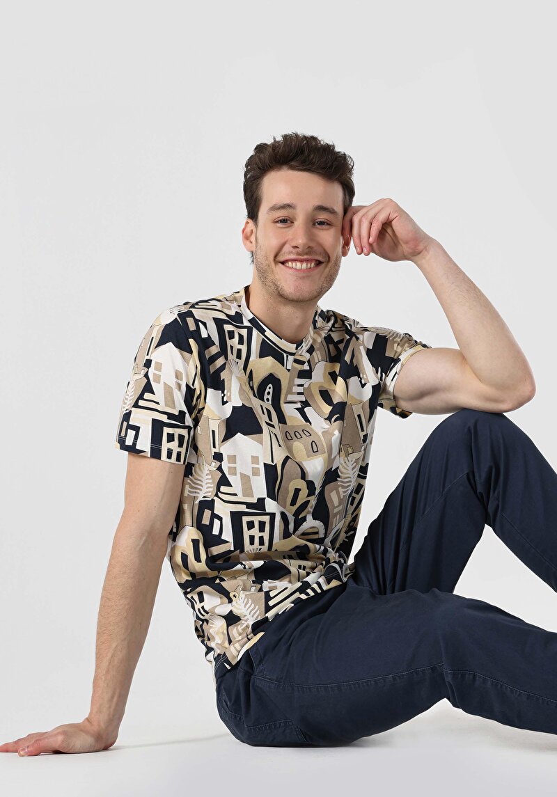 Regular Fit Yuvarlak Yaka Baskılı Cepsiz Erkek Bej Kısa Kol Tişört