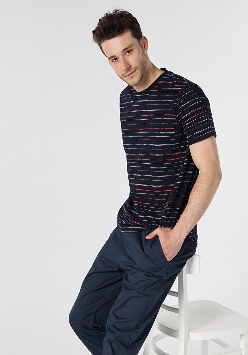 Regular Fit Yuvarlak Yaka Baskılı Erkek Lacivert Kısa Kol Tişört