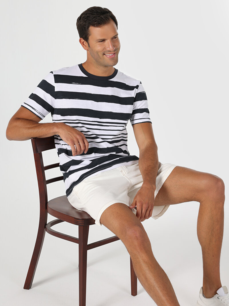 Regular Fit Yuvarlak Yaka Baskılı Erkek Beyaz Kısa Kol Tişört