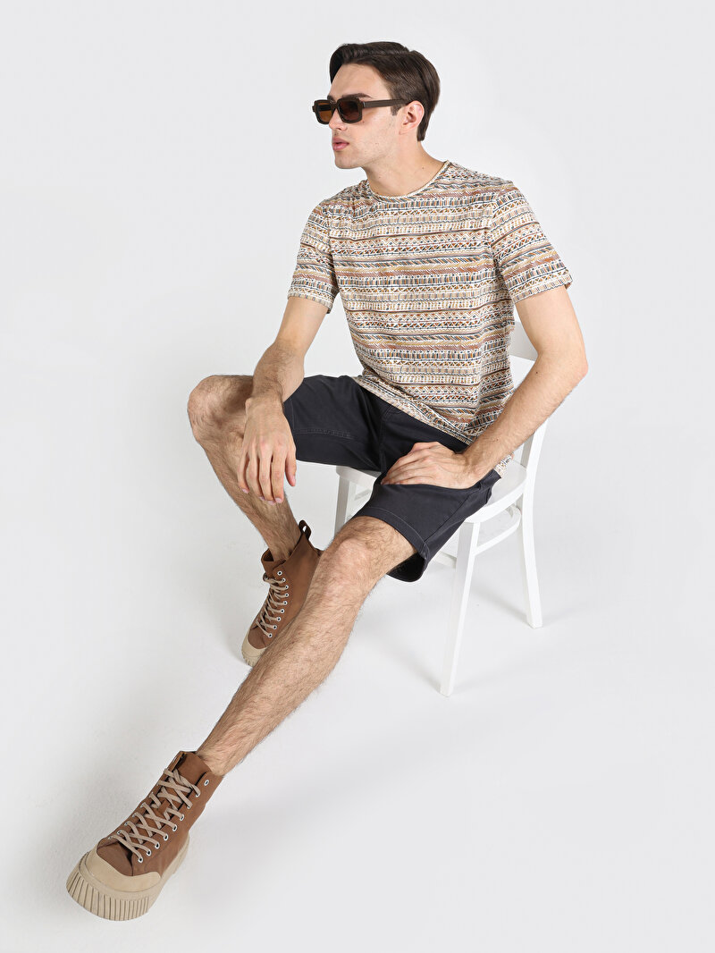 Regular Fit Yuvarlak Yaka Baskılı Erkek Ekru Kısa Kol Tişört