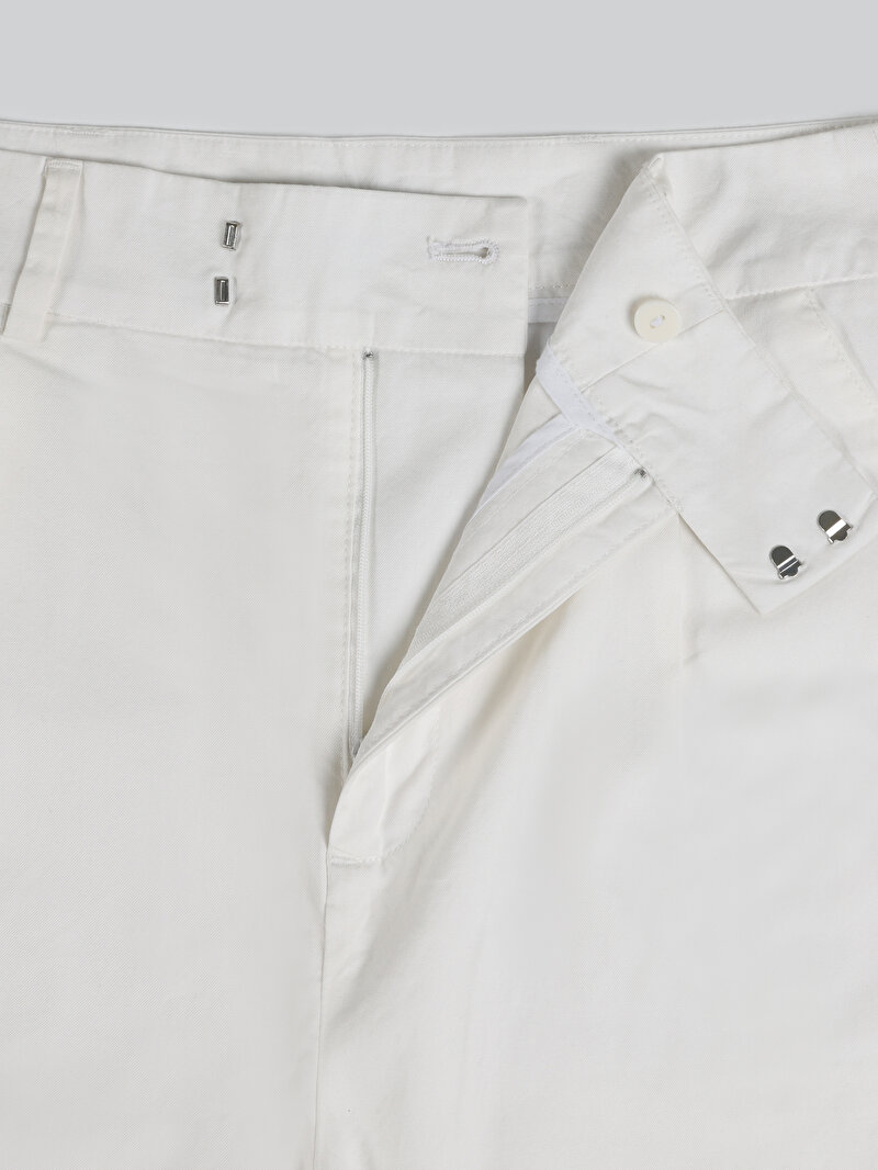 Regular Fit Yüksel Bel Geniş Paça Fermuarlı Kadın Beyaz Pantolon