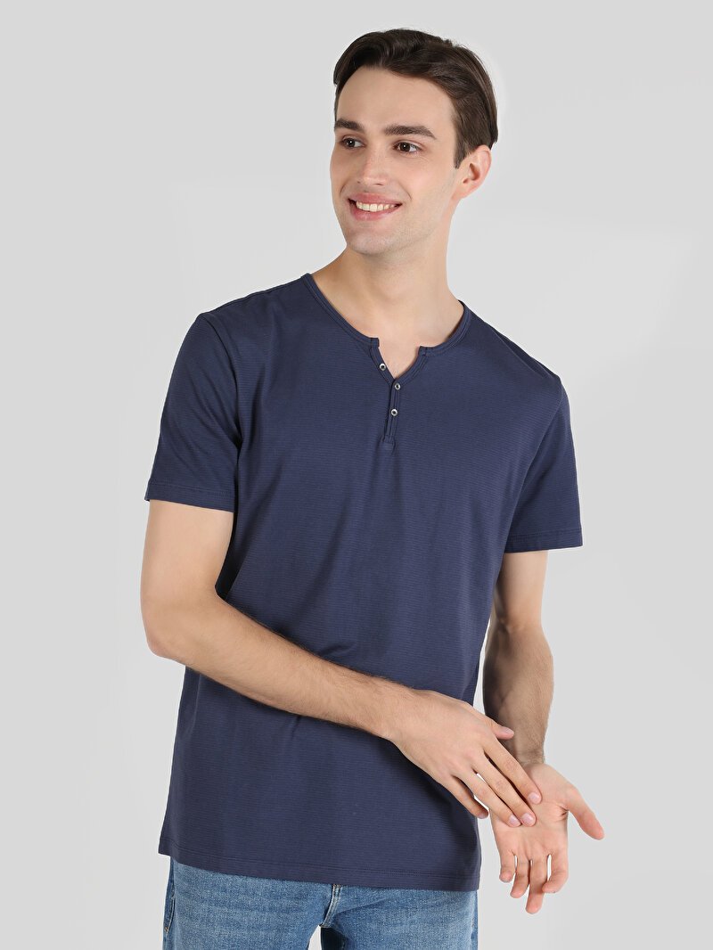 Regular Fit Yuvarlak Yaka Düz Örme Erkek Lacivert Kısa Kol Tişört