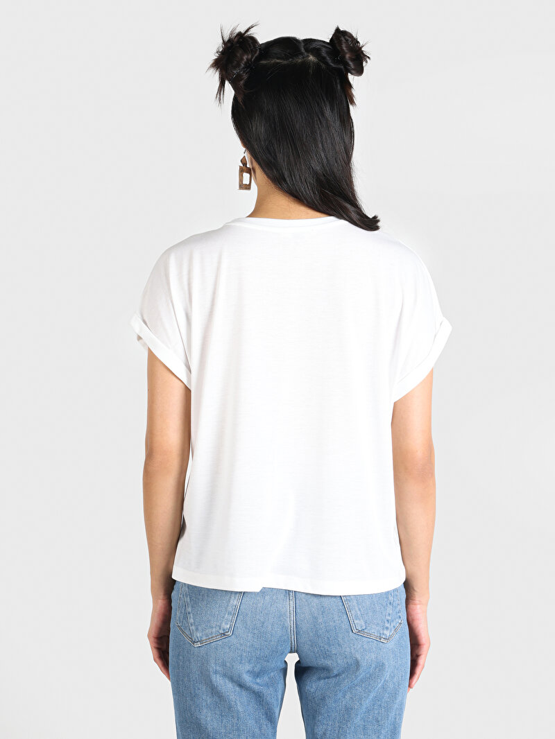 Regular Fit Yuvarlak Yaka Kadın Beyaz Kısa Kol Tişört