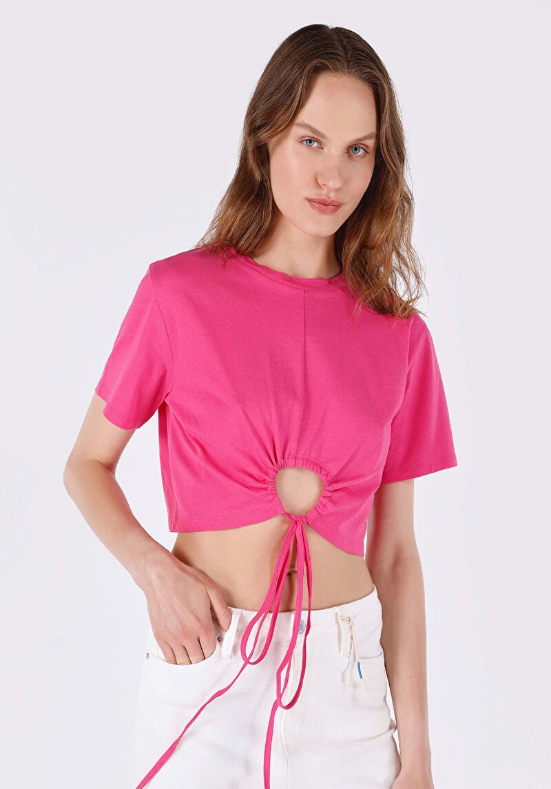 Slim Fit Yuvarlak Yaka Cepsiz Düz Kadın Pembe Kısa Kol Tişört