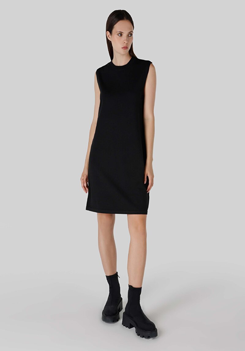 Slim Fit Düz Kadın Siyah Kolsuz Elbise