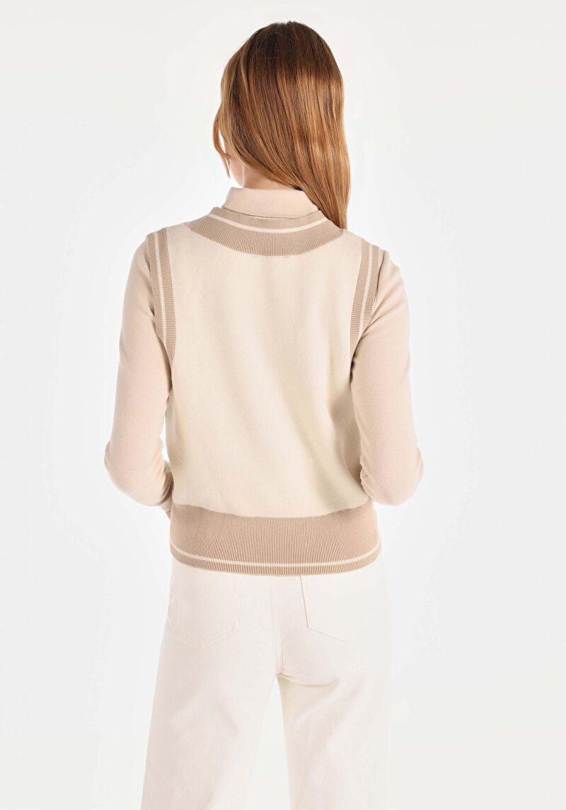 Regular Fit V Yaka Düz Kadın Bej Kazak