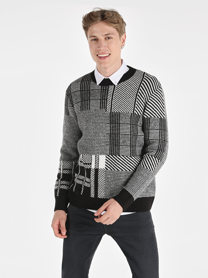 Regular Fit Yuvarlak Yaka Baskılı Erkek Siyah Kazak