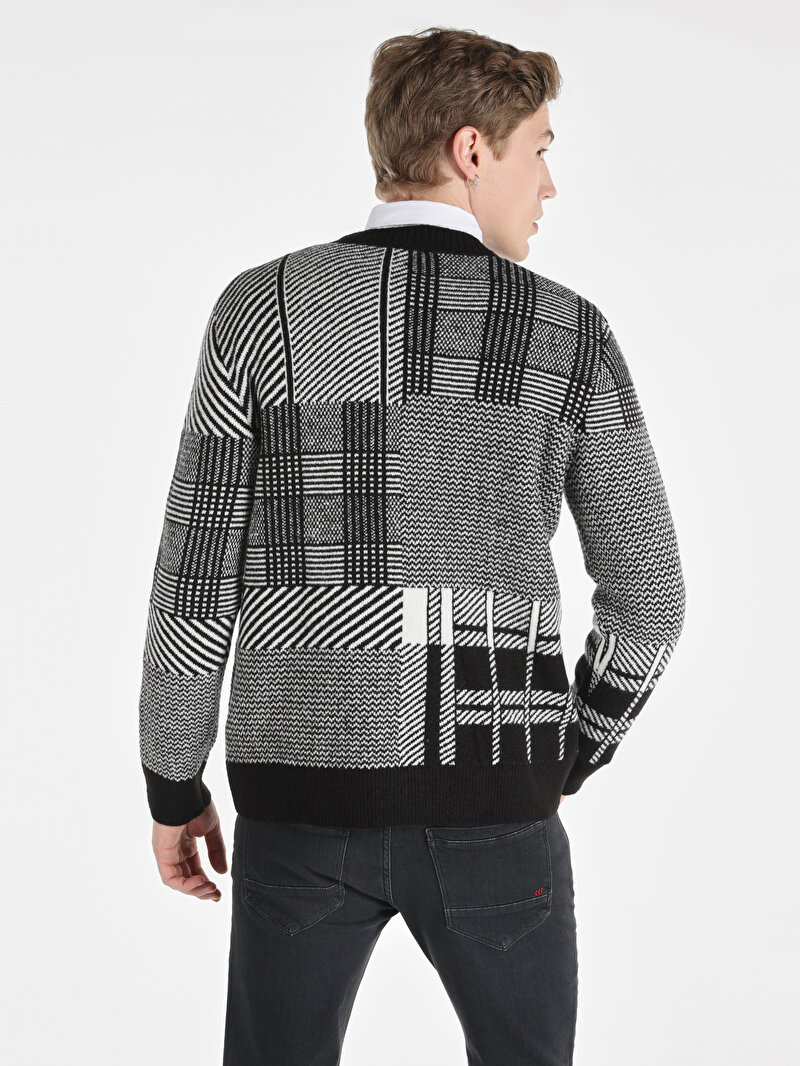 Regular Fit Yuvarlak Yaka Baskılı Erkek Siyah Kazak