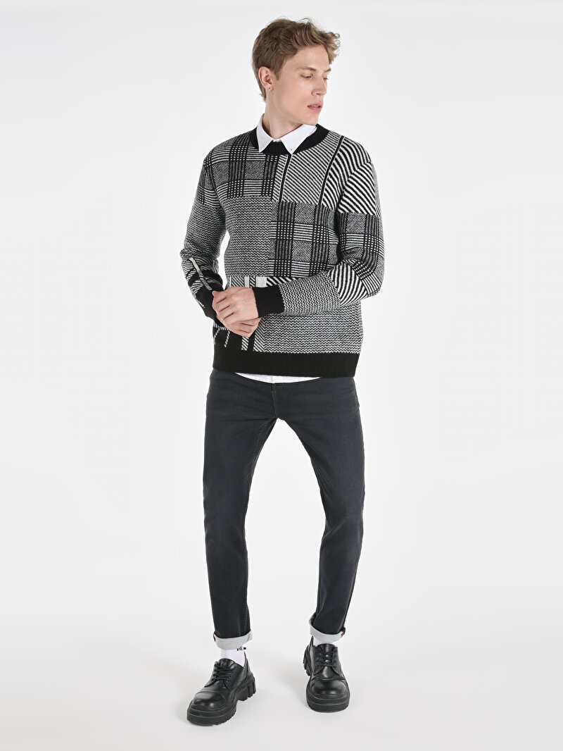 Regular Fit Yuvarlak Yaka Baskılı Erkek Siyah Kazak