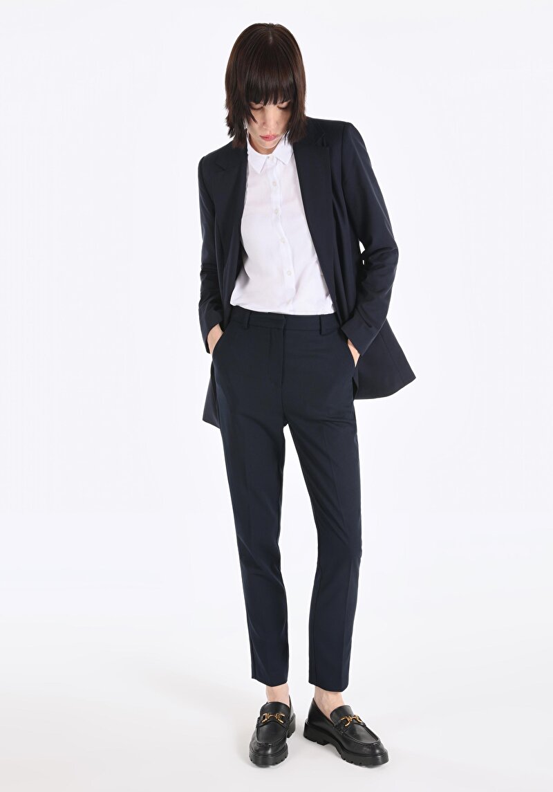 Slim Fit Düşük Bel Dar Paça Kadın Lacivert Pantolon