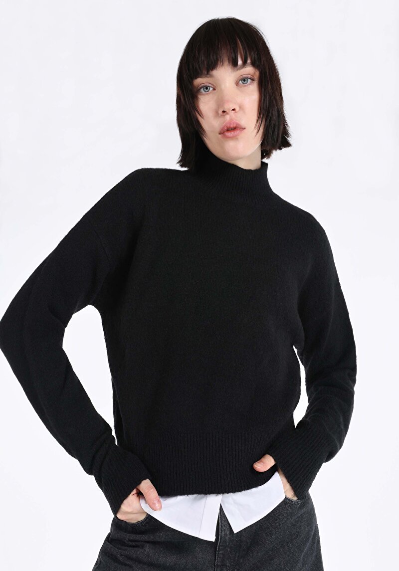 Regular Fit Yarım Balıkçı Yaka Düz Kadın Siyah Kazak