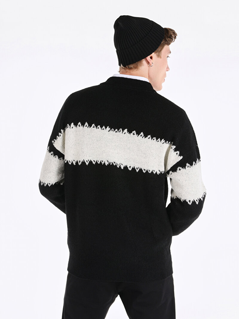 Comfort Fit Yuvarlak Yaka Düz Erkek Siyah Triko Kazak