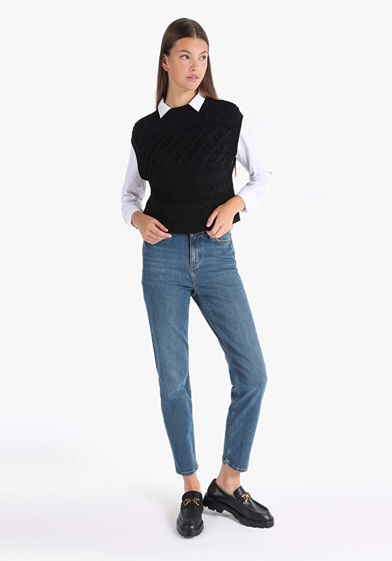 Regular Fit Yuvarlak Yaka Düz Kadın Desenli Siyah Kazak