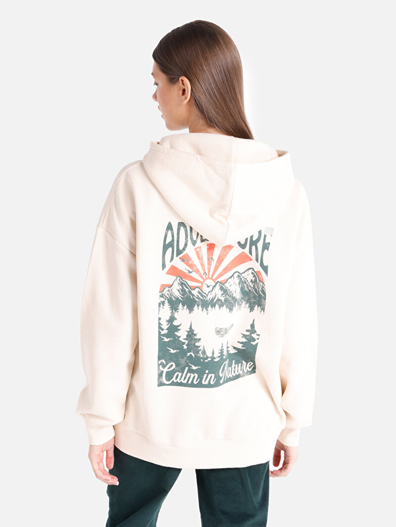 Regular Fit Kapüşonlu Baskılı Kadın Ekru Sweatshirt
