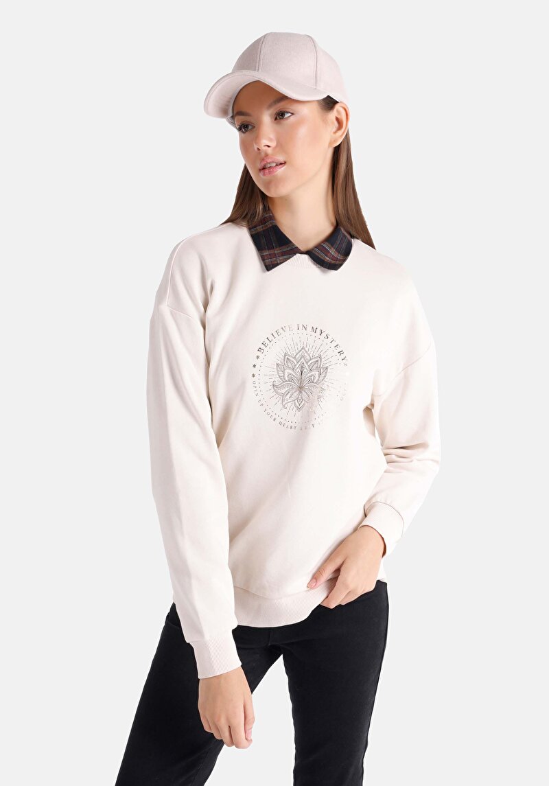 Regular Fit Yuvarlak Yaka Baskılı Kadın Bej Sweatshirt