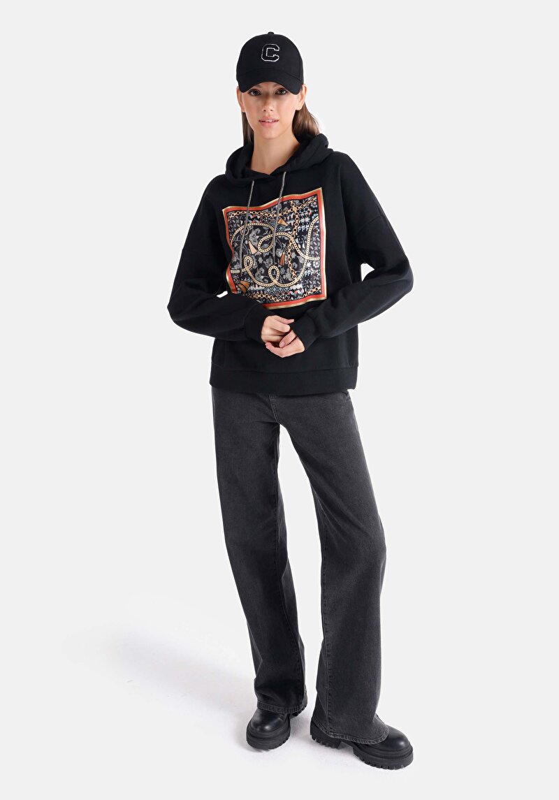 Regular Fit Kapüşonlu Baskılı Kadın Siyah Sweatshirt