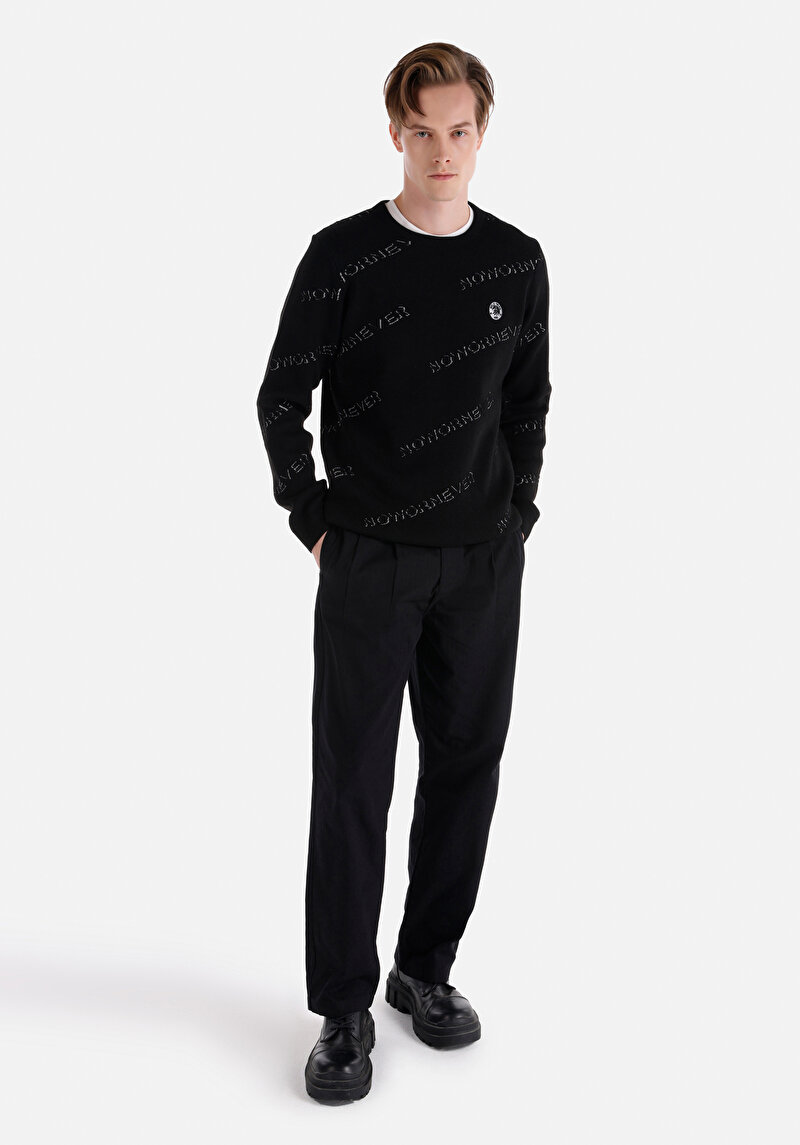 Regular Fit Yuvarlak Yaka Yazı Baskılı Jakarlı Erkek Siyah Kazak