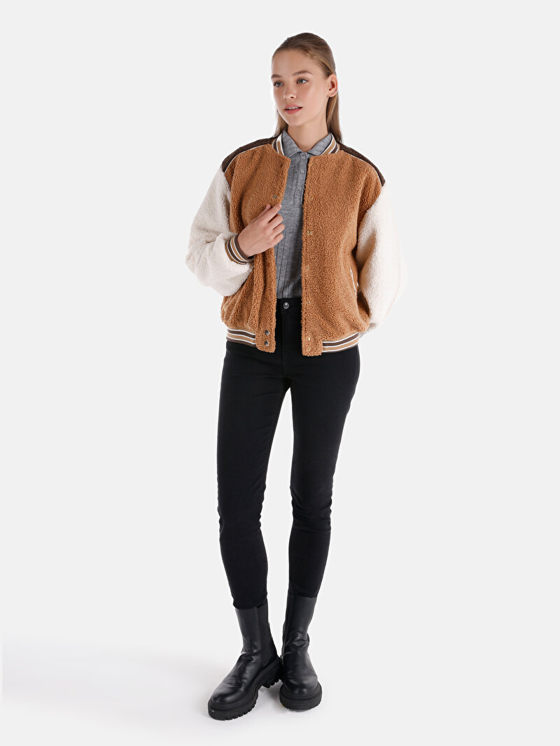 Regular Fit Polo Yaka Çıtçıtlı Astarlı Kadın Çok Renkli Mont