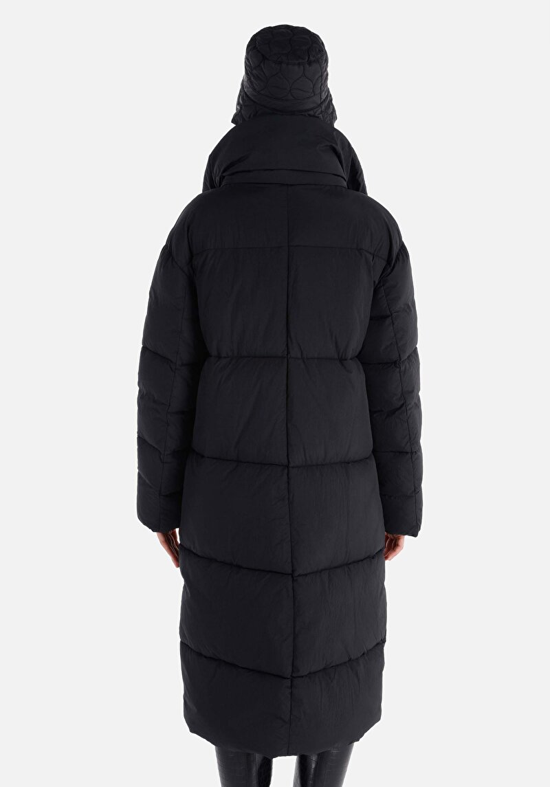 Regular Fit Dik Yaka Fermuarlı Astarlı Kadın Siyah Kaban