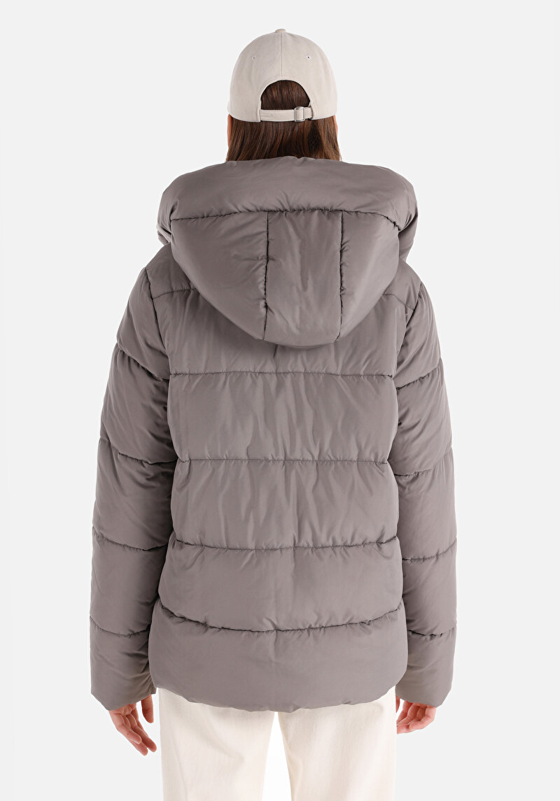 Regular Fit Kapüşonlu Fermuarlı Astarlı  Kadın  Mont
