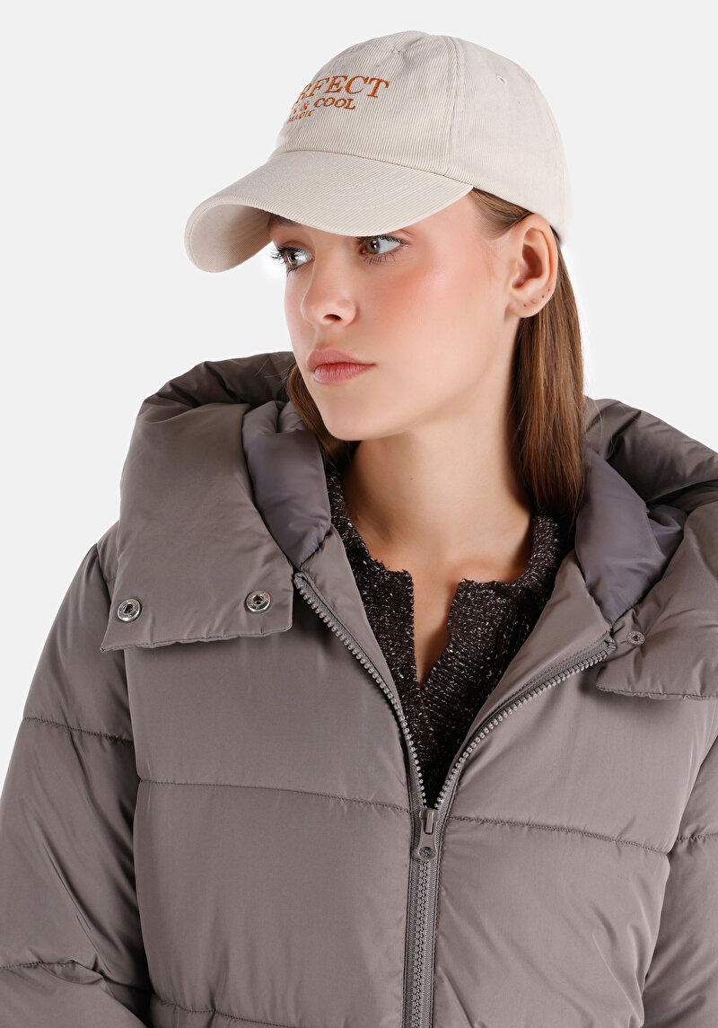 Regular Fit Kapüşonlu Fermuarlı Astarlı  Kadın  Mont