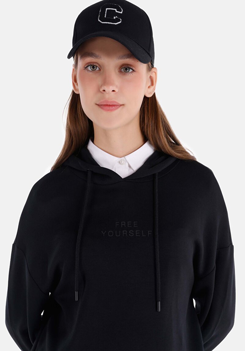Regular Fit Kapüşonlu Baskılı Kadın Siyah Sweatshirt