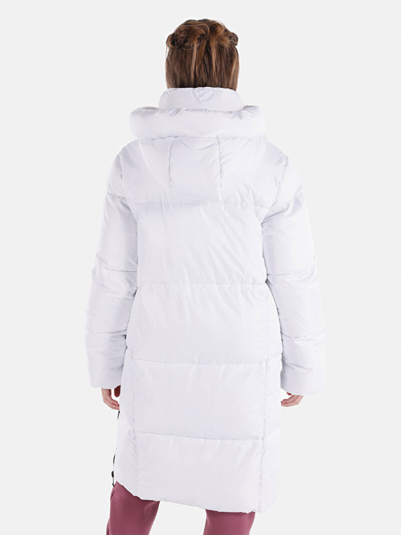 Regular Fit Kapüşonlu Fermuarlı Astarlı Kadın Beyaz Kaban