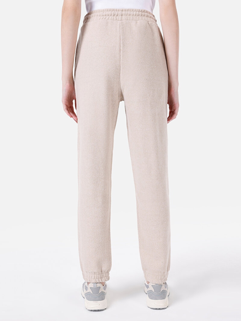 Regular Fit Orta Bel Düz Cepli Kadın Bej Eşofman Altı