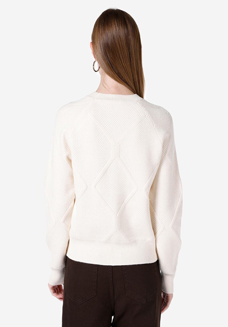 Regular Fit V Yaka Kadın Ekru Kazak