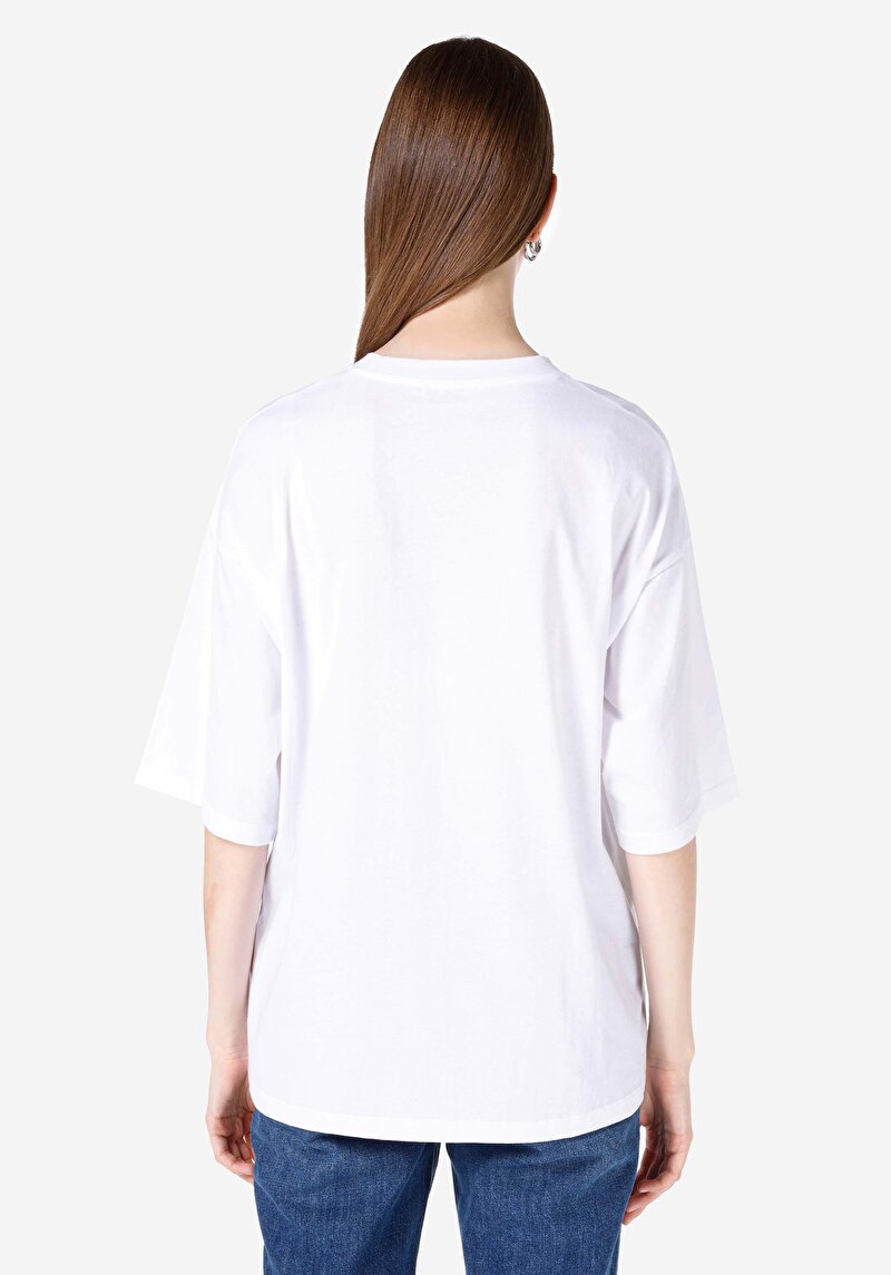 Comfort Fit Yuvarlak Yaka Baskılı Kadın Beyaz Örme Kısa Kol Tişört