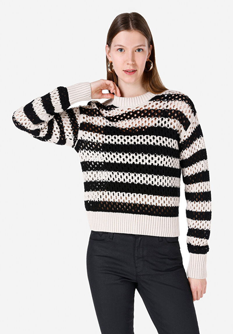 Regular Fit Yuvarlak Yaka Kadın Siyah Kazak