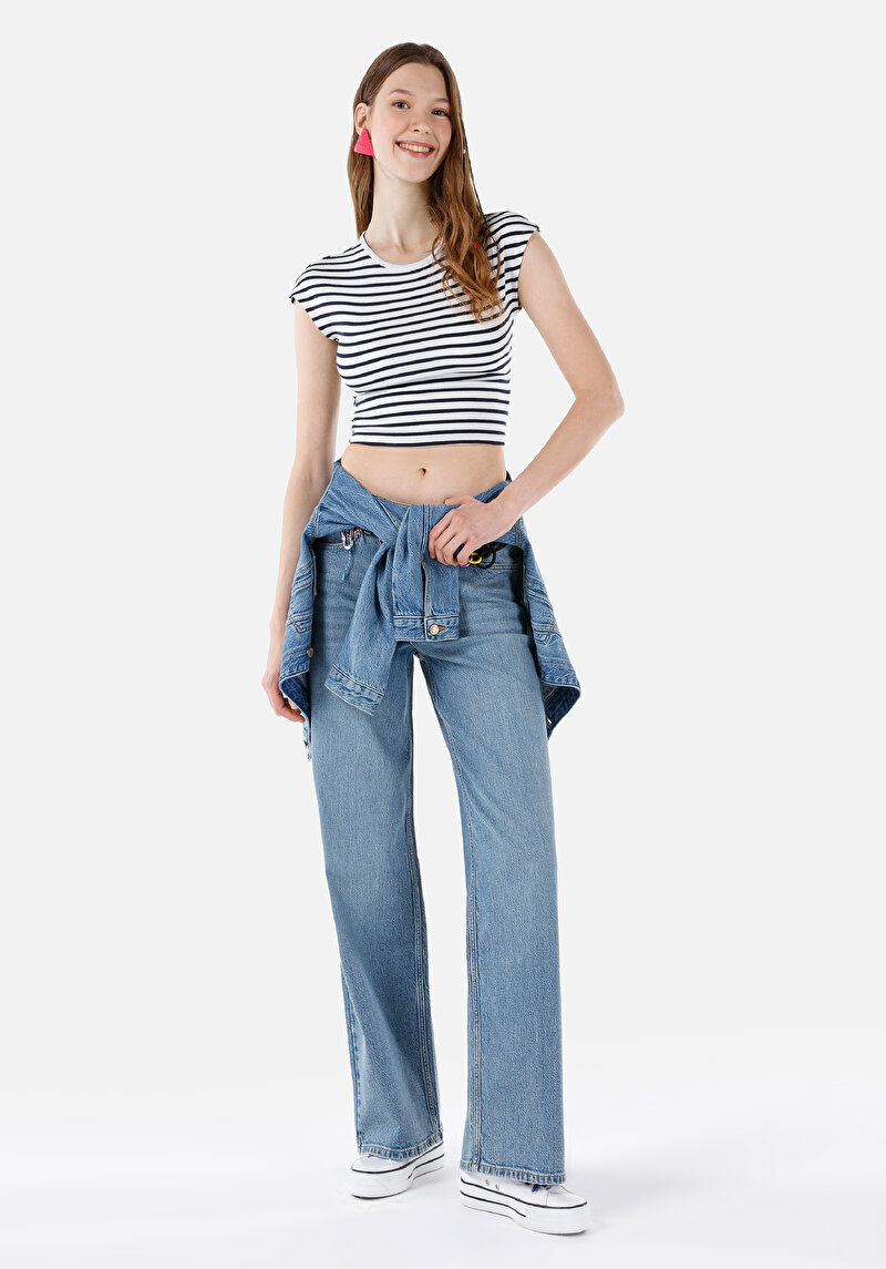 Slim Fit Yuvarlak Yaka Örme Çizgili Kadın Lacivert Kısa Kol Tişört