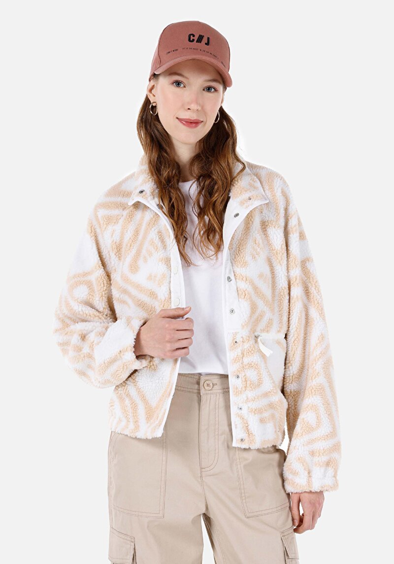 Regular Fit Dik Yaka Çıtçıtlı Astarlı Kadın Bej Mont