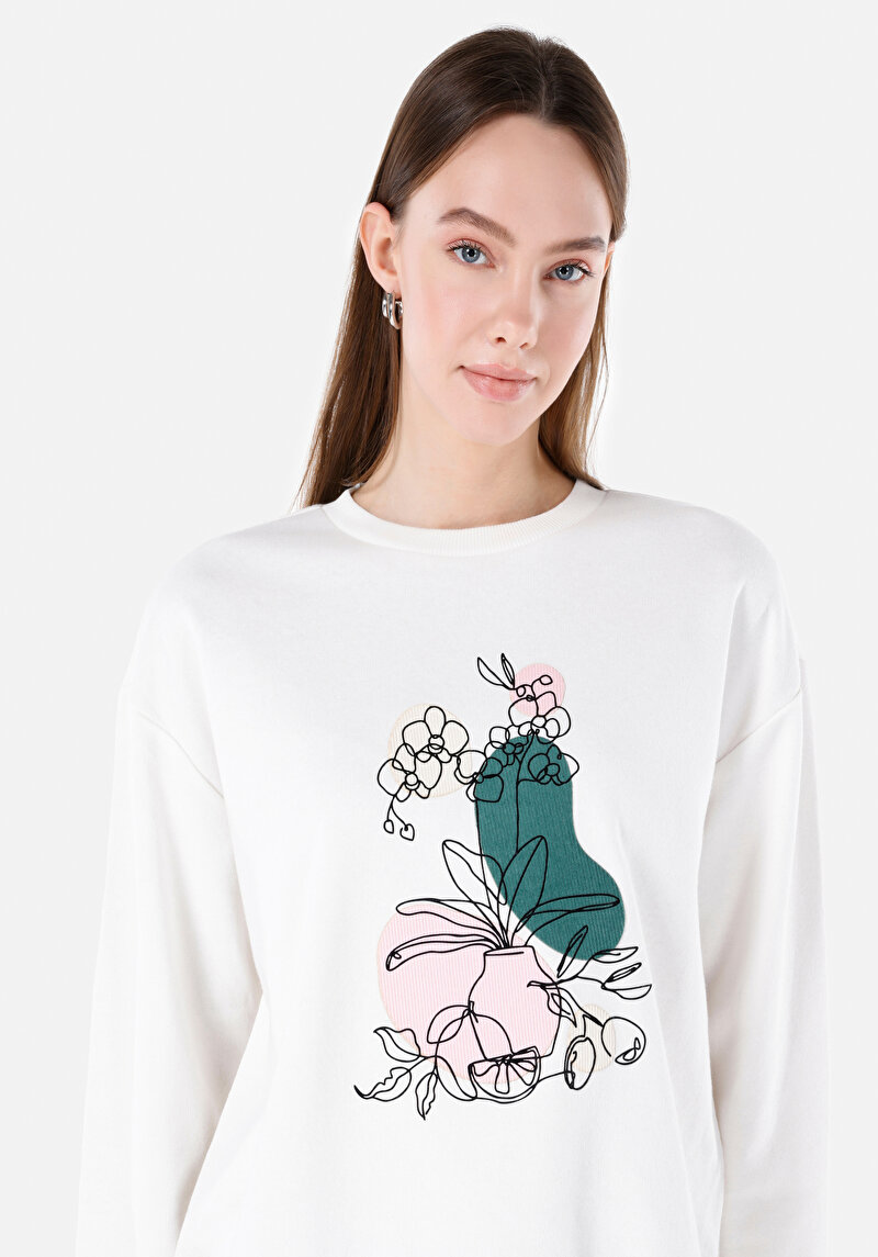 Regular Fit Yuvarlak Yaka Baskılı Kadın Beyaz Sweatshirt