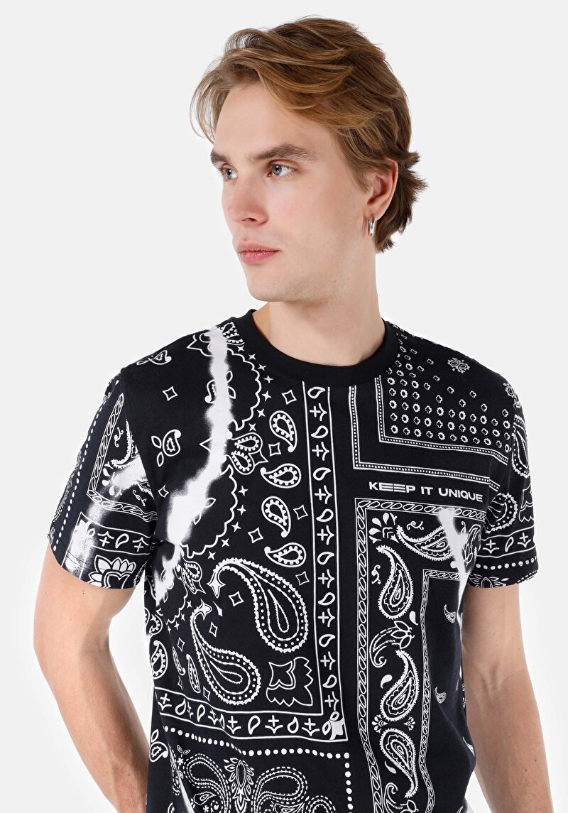 Regular Fit Yuvarlak Yaka Pamuklu Baskılı Cepsiz Erkek Siyah Kısa Kol Tişört