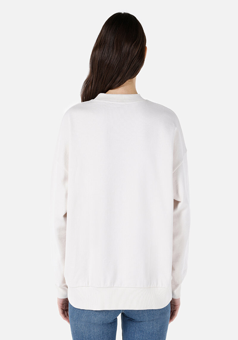 Comfort Fit Kadın Baskılı Beyaz Sweatshirt