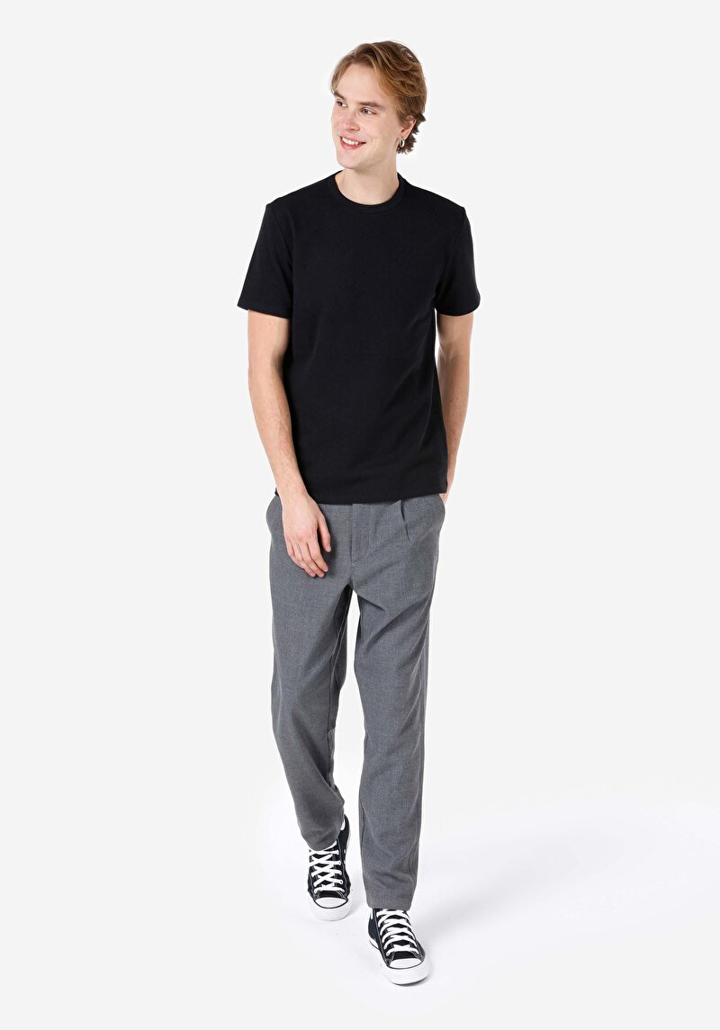 Regular Fit Yuvarlak Yaka Örme Jakarlı Erkek Siyah Kısa Kol Tişört