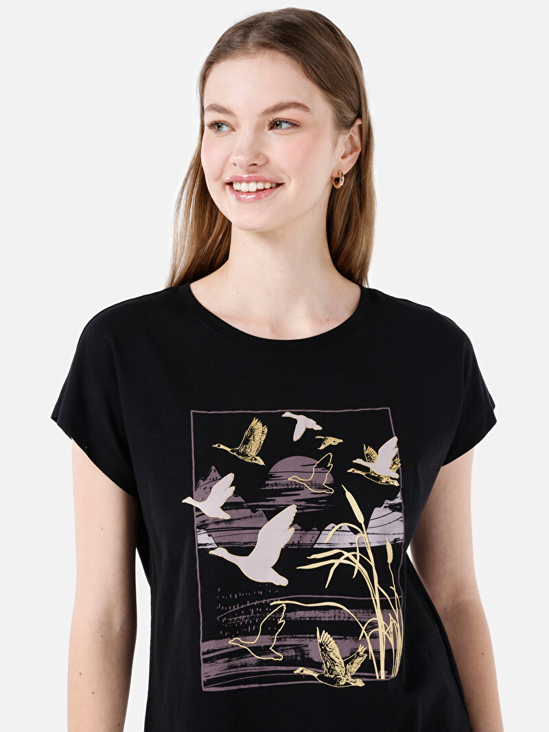 Regular Fit Yuvarlak Yaka Baskılı Kadın Siyah Kısa Kol Tişört