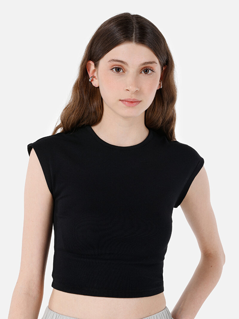 Slim Fit Yuvarlak Yaka Cepsiz Düz Kadın Siyah Kısa Kol Tişört