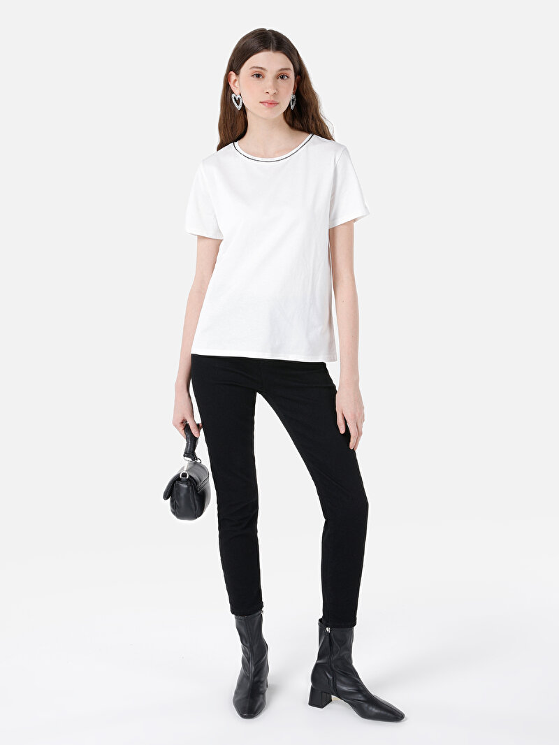 Regular Fit Yuvarlak Yaka Düz Kadın Beyaz Kısa Kol Örme Tişört