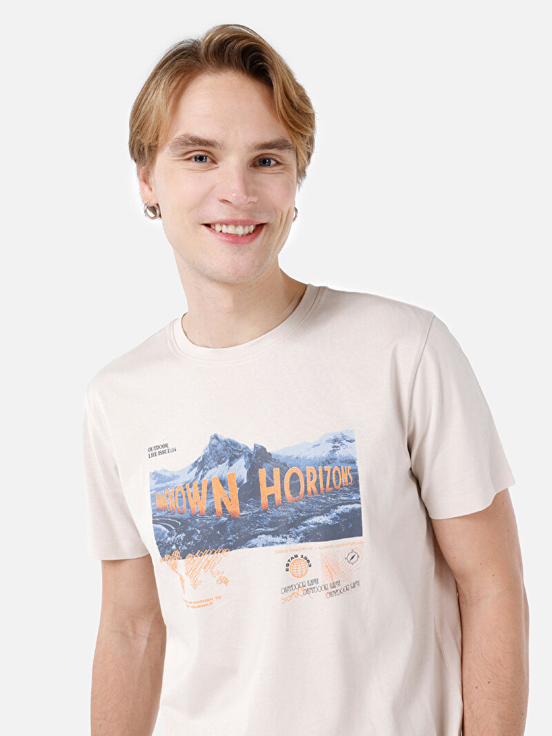 Regular Fit Yuvarlak Yaka Düz Erkek Bej Kısa Kol Tişört