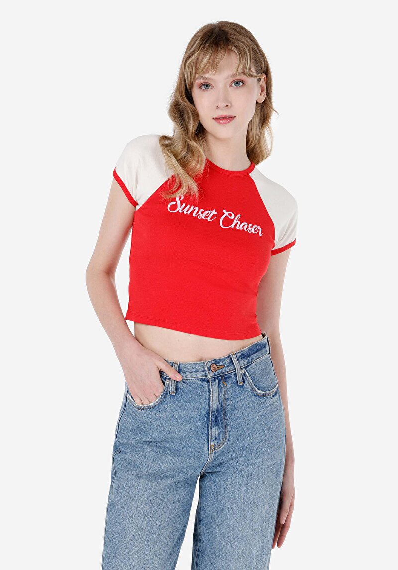 Slim Fit Yuvarlak Yaka Kadın Kirmizi Kısa Kol Tişört