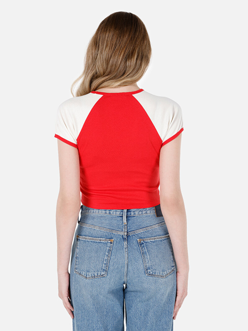 Slim Fit Yuvarlak Yaka Kadın Kirmizi Kısa Kol Tişört