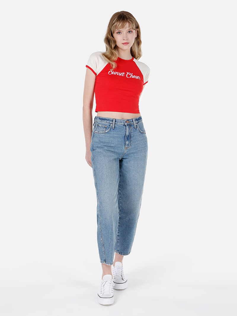 Slim Fit Yuvarlak Yaka Kadın Kirmizi Kısa Kol Tişört