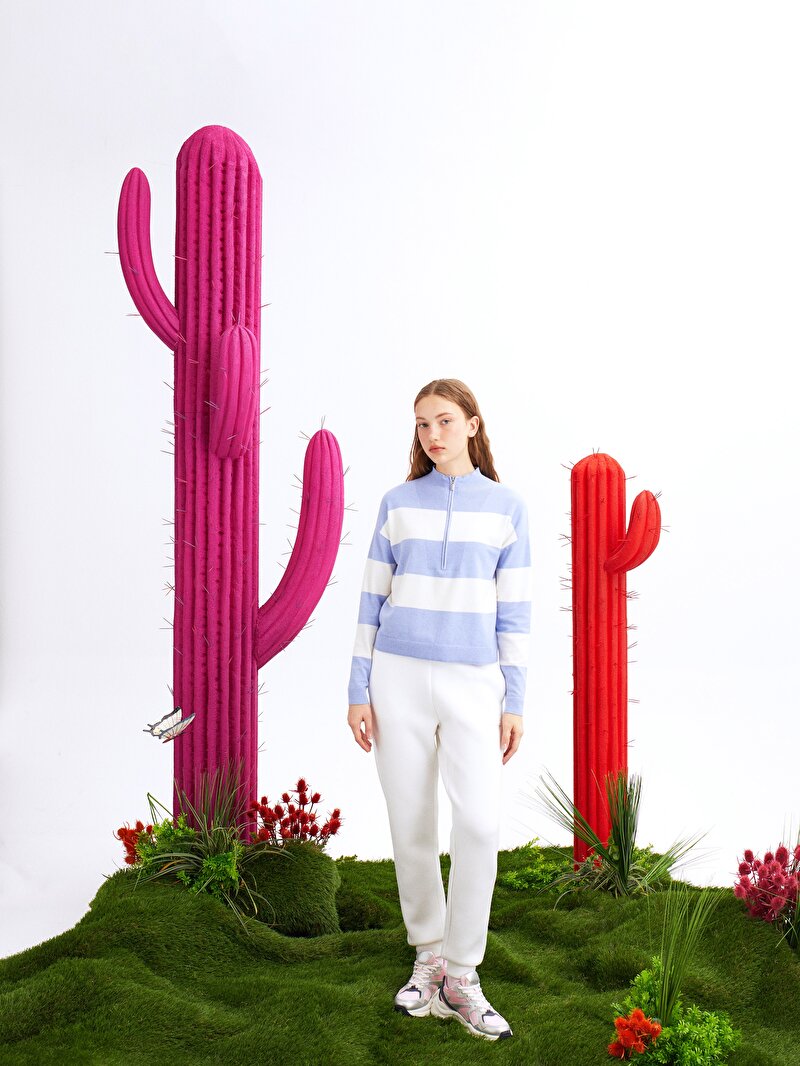 Slim Fit Orta Bel Baskılı Kadın Beyaz Eşofman Altı