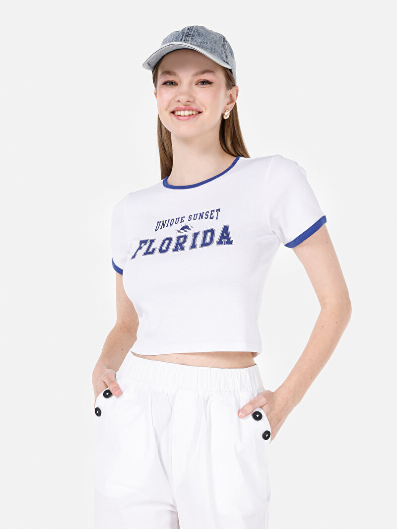 Slim Fit Yuvarlak Yaka Baskılı Kadın Beyaz Kısa Kol Tişört