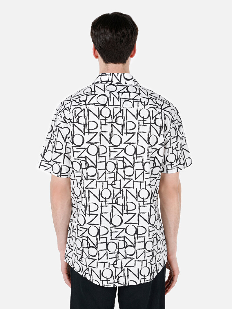 Regular Fit Shirt Neck Baskılı Erkek Beyaz Cepsiz Kısa Kol Gömlek